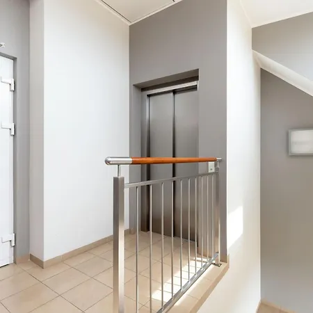 Family Close To The Sea By Renters Apartment *