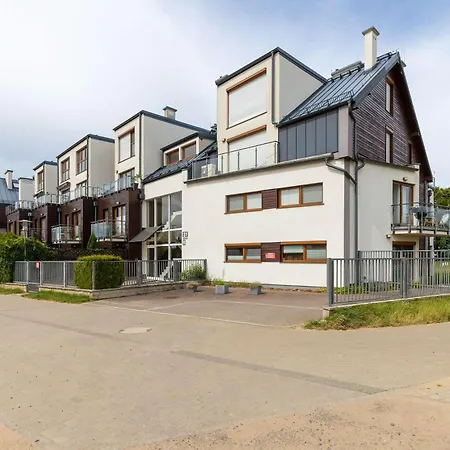 Family Close To The Sea By Renters *