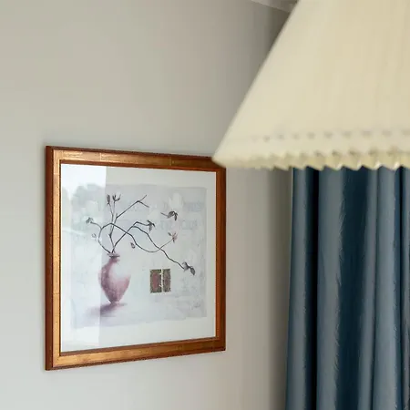 Family Closeto The Sea By Renters * Puck