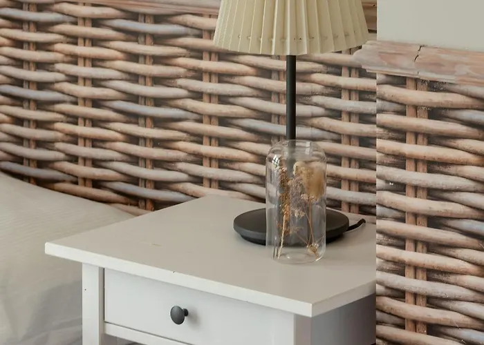 Family Closeto The Sea By Renters * Puck