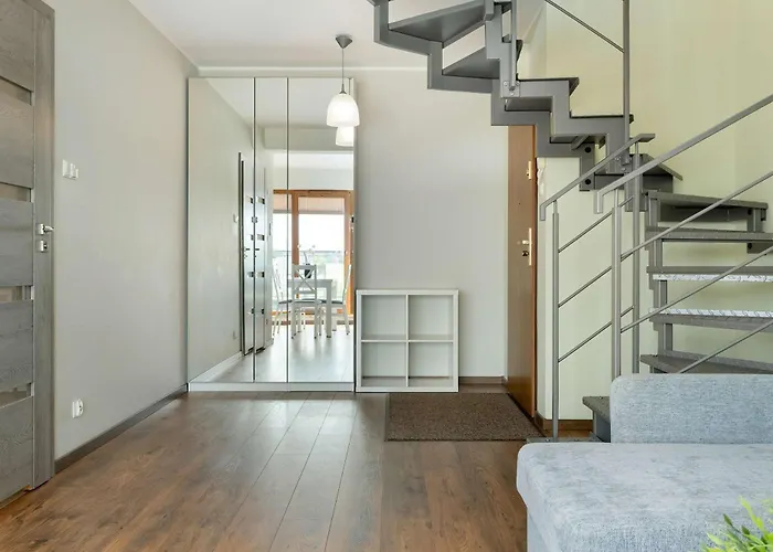 Family Closeto The Sea By Renters Puck